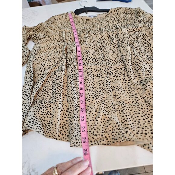 Halston Blouse Size Medium Babydoll Poet Tan Black Animal Print - Picture 9 of 9